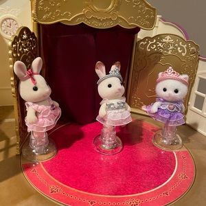 Calico critters ballet theatre - in original box (which has one tear on it).